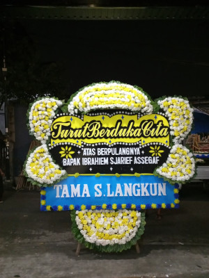 Papan Bunga Duka di Mado