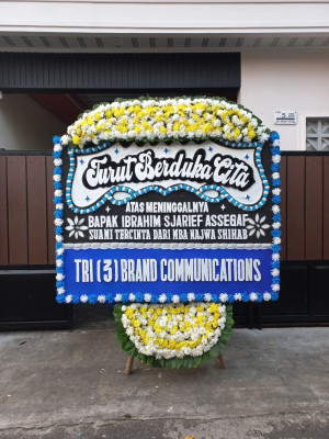 Papan Bunga Duka di Mado